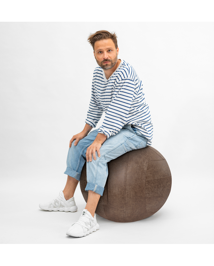 Sitting Ball Frankie